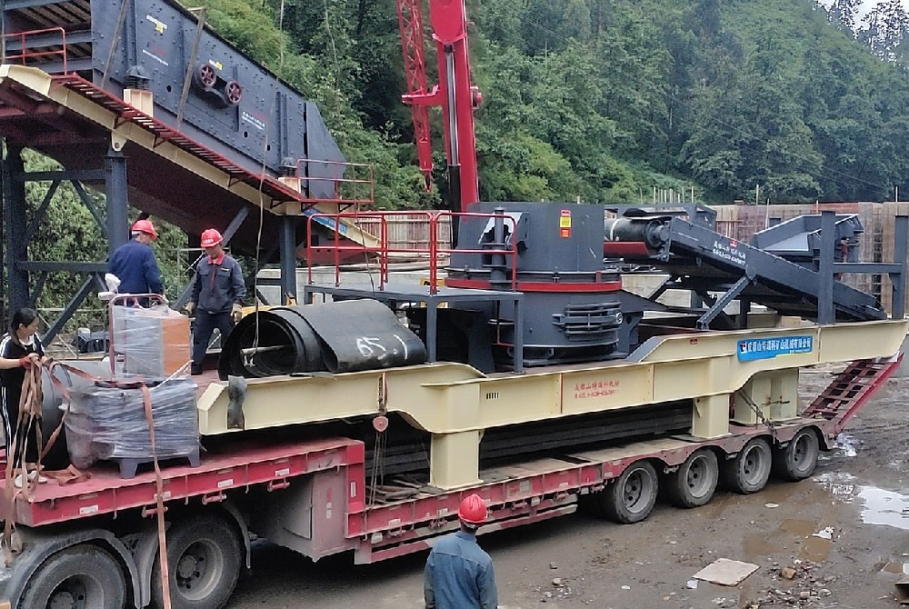 Shankoret sent to the site of the fine crushed tire mobile crushing station in Sichuan, China